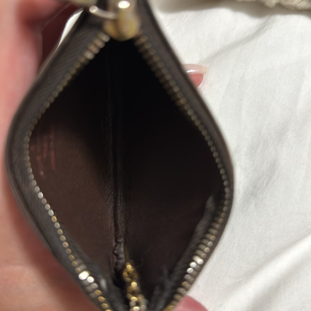 Louis Vuitton Key Pouch - Picture 4 of 4